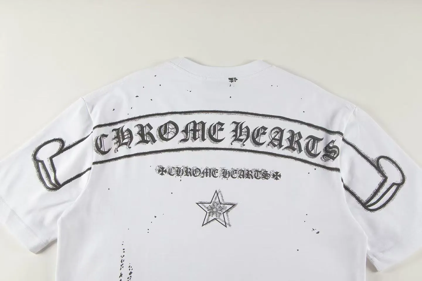 🅿️150 Style: 2025 new Croix Heart short-sleeved T-shirt Material: High version 300g double yarn combed cotton Size: S～XL Color: White Style number: Z025